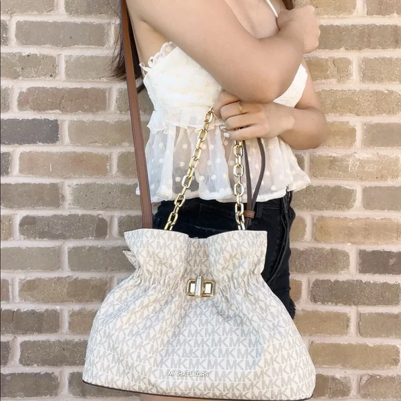 NWT Michael Kors Large Clutch Shoulde Chain Crossbody Bag MK❤️Gaby’sBags - Picture 2 of 5